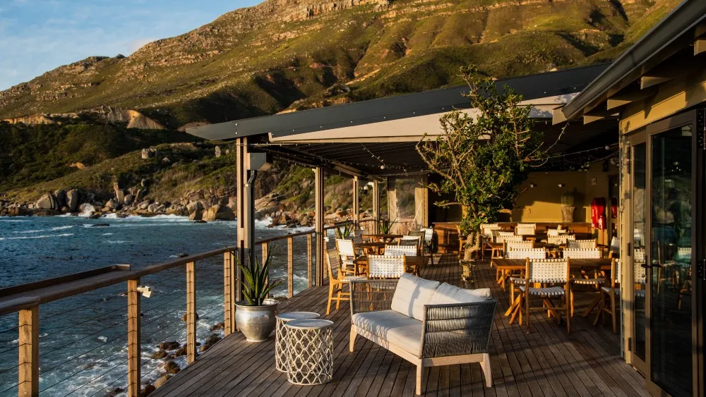 Discover the best restaurants in Cape Town, from fine dining to hidden gems. Explore Cape Town’s vibrant culinary scene with our expert guide.
