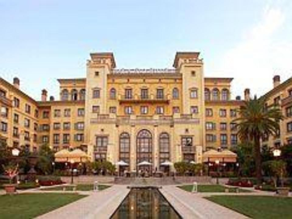 Explore the Best Hotels in Johannesburg with this 2025 guide—17 luxury options with reviews, locations, and booking tips for a standout stay.  