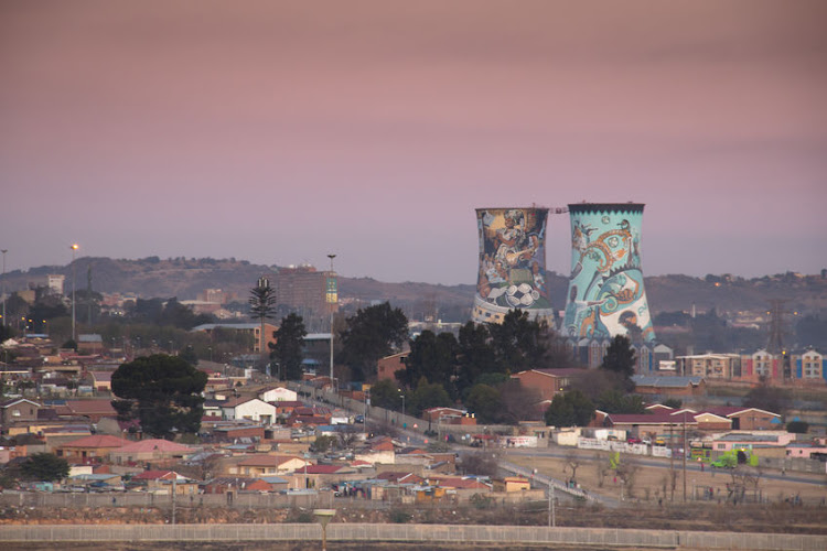 Explore the Top 10 Largest Townships in South Africa in 2025, from Soweto’s millions to Sebokeng’s growth, with key data on population and economy.

